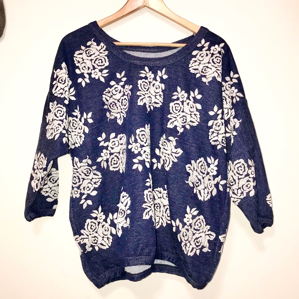 beautiful white flower blue jean material pullover